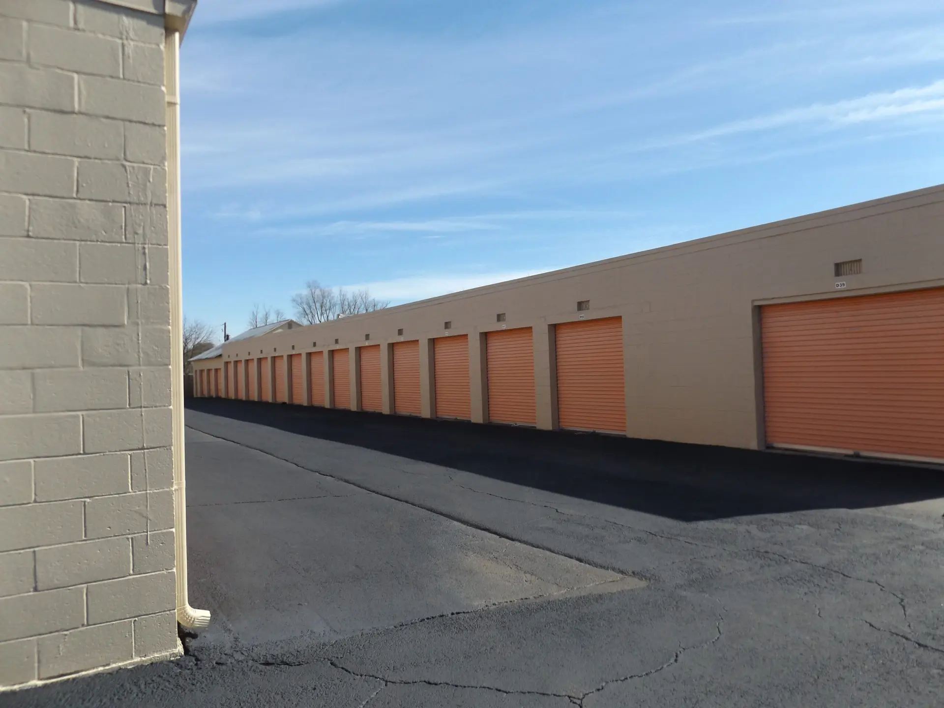 Northeast Georgia Storage Center building D with drive up to your door convenience. Self storage with roll up doors.